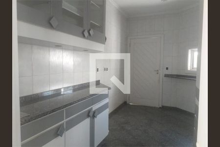 Casa à venda com 5 quartos, 350m² em Alphaville Empresarial, Barueri