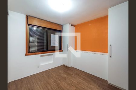 Suite  de apartamento à venda com 3 quartos, 90m² em Cristal, Porto Alegre