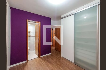 Suite  de apartamento à venda com 3 quartos, 90m² em Cristal, Porto Alegre