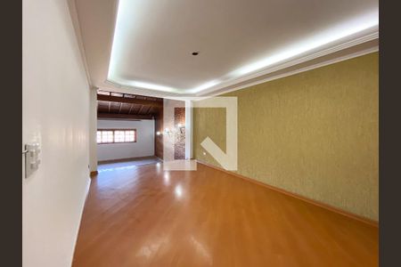 Sala de casa para alugar com 3 quartos, 220m² em Jardim Ester Yolanda, São Paulo