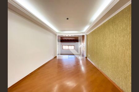 Sala de casa para alugar com 3 quartos, 220m² em Jardim Ester Yolanda, São Paulo