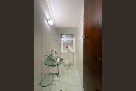 Lavabo de casa para alugar com 3 quartos, 220m² em Jardim Ester Yolanda, São Paulo