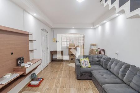 Sala de casa para alugar com 2 quartos, 300m² em Jardim Ponte Rasa, São Paulo