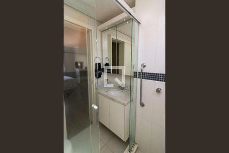 Banheiro da Suíte de apartamento à venda com 2 quartos, 67m² em Jardim Botânico, Porto Alegre