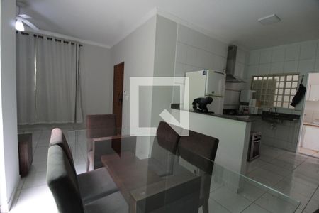 Sala de Jantar de casa para alugar com 3 quartos, 150m² em Granada, Uberlândia