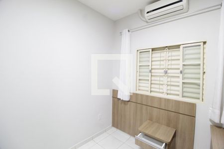 Quarto 1 de casa para alugar com 3 quartos, 150m² em Granada, Uberlândia