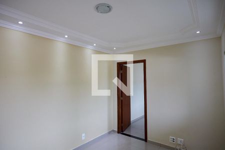 Sala de casa para alugar com 2 quartos, 80m² em Paraíso, Belo Horizonte