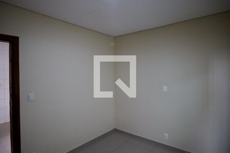 Quarto 1 de casa para alugar com 2 quartos, 80m² em Paraíso, Belo Horizonte