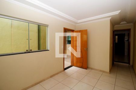 Sala de casa para alugar com 2 quartos, 100m² em Paraíso, Belo Horizonte