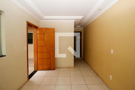 Sala de casa para alugar com 2 quartos, 100m² em Paraíso, Belo Horizonte