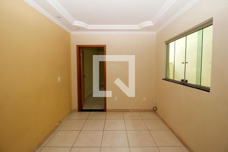 Sala de casa para alugar com 2 quartos, 100m² em Paraíso, Belo Horizonte