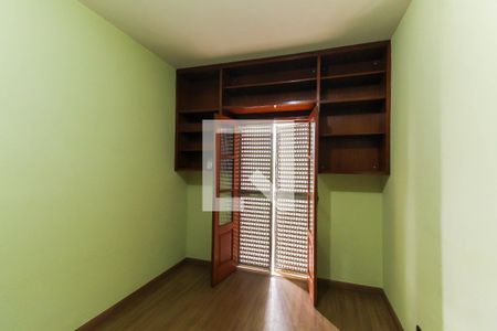 Quarto 2 de casa para alugar com 3 quartos, 122m² em Vila Canero, São Paulo