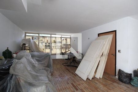 Sala de casa à venda com 4 quartos, 200m² em Moema, São Paulo