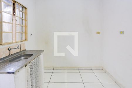 cozinha de casa para alugar com 1 quarto, 30m² em Vila Dalva, São Paulo