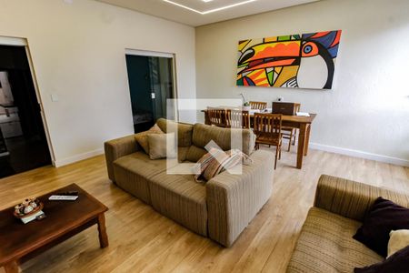 Sala de casa à venda com 3 quartos, 187m² em Jardim Wanda, Taboão da Serra