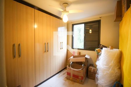 Quarto 1 de apartamento para alugar com 2 quartos, 37m² em Itaim Paulista, São Paulo