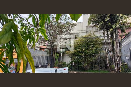 Fachada de casa à venda com 3 quartos, 242m² em Jardim Taboao, São Paulo