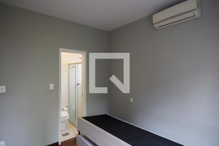 Suíte de apartamento para alugar com 3 quartos, 100m² em Santo Antônio, Belo Horizonte