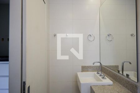 Banheiro da Suíte de apartamento para alugar com 3 quartos, 100m² em Santo Antônio, Belo Horizonte