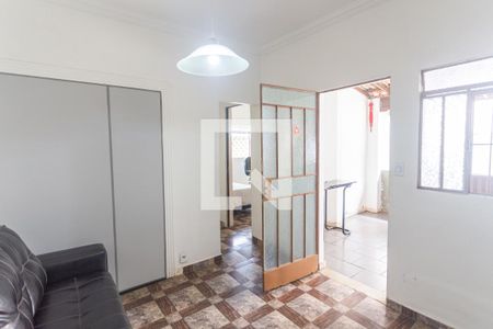 Sala de casa à venda com 7 quartos, 360m² em Boa Vista, Belo Horizonte