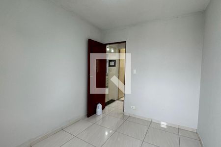 Quarto 2 de apartamento para alugar com 2 quartos, 60m² em Jardim Julio, Barueri