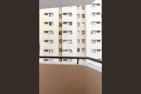 Sacada da Sala de apartamento para alugar com 1 quarto, 56m² em Centro, Campinas