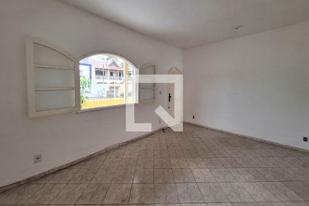 Sala de casa para alugar com 2 quartos, 64m² em Piratininga, Niterói