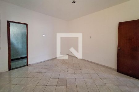 Casa para alugar com 64m², 2 quartos e 4 vagas Casa para alugar com 64m², 2 quartos e 4 vagasSuíte