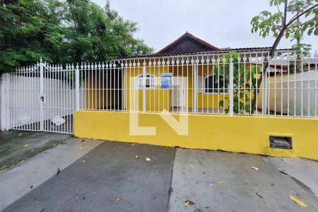 Casa para alugar com 64m², 2 quartos e 4 vagas Casa para alugar com 64m², 2 quartos e 4 vagasFachada