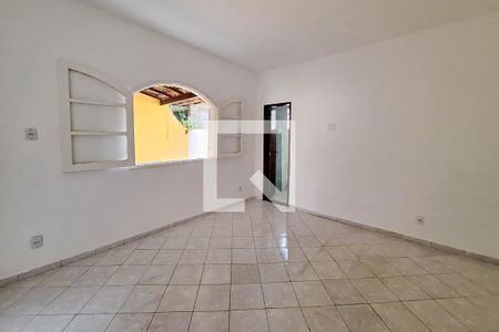 Casa para alugar com 64m², 2 quartos e 4 vagas Casa para alugar com 64m², 2 quartos e 4 vagasSuíte