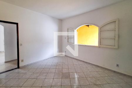 Casa para alugar com 64m², 2 quartos e 4 vagas Casa para alugar com 64m², 2 quartos e 4 vagasSuíte