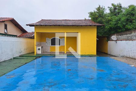 Casa para alugar com 64m², 2 quartos e 4 vagas Casa para alugar com 64m², 2 quartos e 4 vagasQuintal