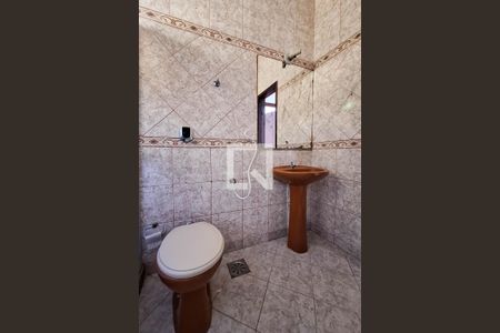 Casa para alugar com 64m², 2 quartos e 4 vagas Casa para alugar com 64m², 2 quartos e 4 vagasBanheiro