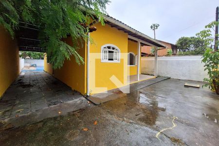 Casa para alugar com 64m², 2 quartos e 4 vagas Casa para alugar com 64m², 2 quartos e 4 vagasQuintal