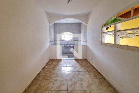 Casa para alugar com 64m², 2 quartos e 4 vagas Casa para alugar com 64m², 2 quartos e 4 vagasCozinha