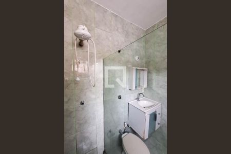 Casa para alugar com 64m², 2 quartos e 4 vagas Casa para alugar com 64m², 2 quartos e 4 vagasBanheiro da Suíte