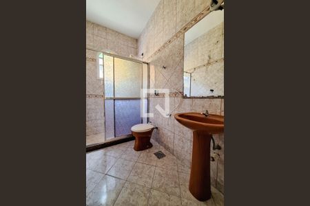 Casa para alugar com 64m², 2 quartos e 4 vagas Casa para alugar com 64m², 2 quartos e 4 vagasBanheiro