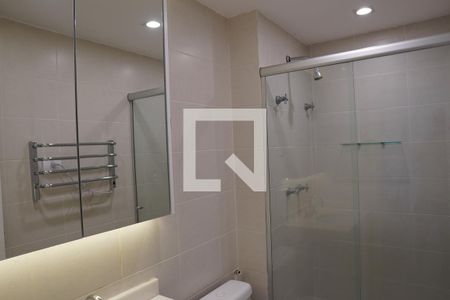 Banheiro de apartamento para alugar com 1 quarto, 54m² em Cerqueira César, São Paulo