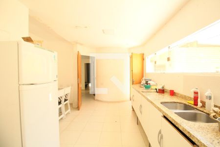 Sala/Cozinha de casa à venda com 6 quartos, 300m² em Jardim Morumbi, São Paulo