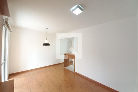 Sala de apartamento para alugar com 3 quartos, 75m² em Chácara Prado, Campinas