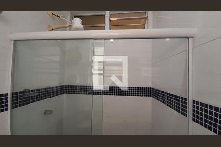 Banheiro de apartamento para alugar com 2 quartos, 54m² em Canto do Forte, Praia Grande