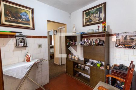 Casa à venda com 150m², 4 quartos e 1 vaga Casa à venda com 150m², 4 quartos e 1 vagaCorredor