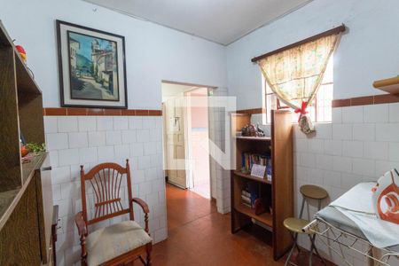 Casa à venda com 150m², 4 quartos e 1 vaga Casa à venda com 150m², 4 quartos e 1 vagaCorredor