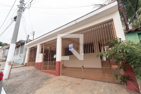 Casa à venda com 150m², 4 quartos e 1 vaga Casa à venda com 150m², 4 quartos e 1 vagaFachada