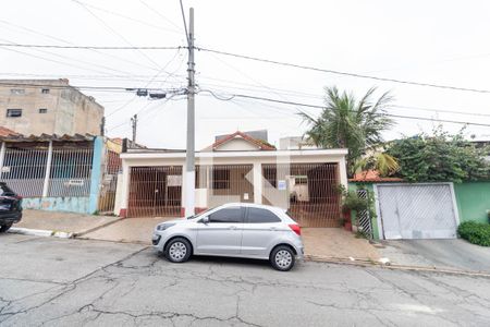 Casa à venda com 150m², 4 quartos e 1 vaga Casa à venda com 150m², 4 quartos e 1 vagaFachada