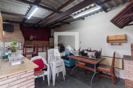 Casa à venda com 150m², 4 quartos e 1 vaga Casa à venda com 150m², 4 quartos e 1 vagaChurrasqueira