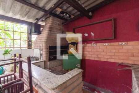 Casa à venda com 150m², 4 quartos e 1 vaga Casa à venda com 150m², 4 quartos e 1 vagaChurrasqueira