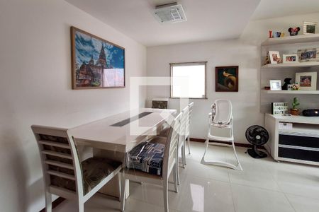 Sala de casa à venda com 3 quartos, 129m² em Serra Grande, Niterói