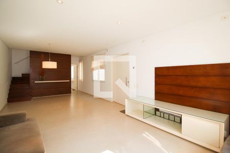 Sala de casa à venda com 4 quartos, 205m² em Vila Nova Conceição, São Paulo