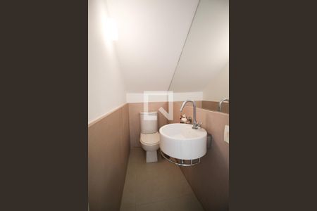 Lavabo de casa à venda com 4 quartos, 205m² em Vila Nova Conceição, São Paulo